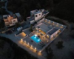 Villa Ida With Pool in Kamilari