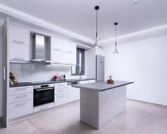 Villa Ida With Pool in Kamilari