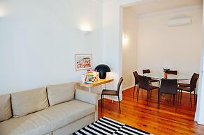 Her Majesty at Liverdade Avenue 1E