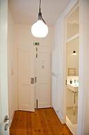 Her Majesty at Liverdade Avenue 1E