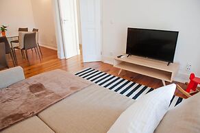 Her Majesty at Liverdade Avenue 1E