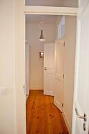 Her Majesty at Liverdade Avenue 1E