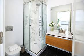 Under the Moon Apartment