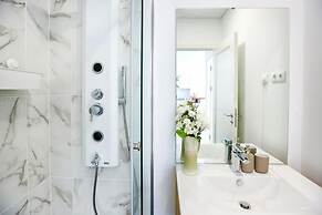 Under the Moon Apartment