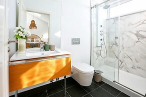 Under the Moon Apartment