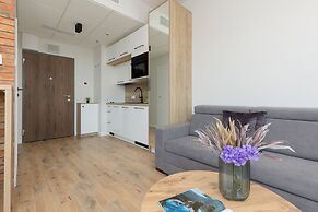 Pet-friendly Kasprzaka Studio by Renters