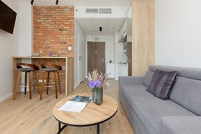 Pet-friendly Kasprzaka Studio by Renters