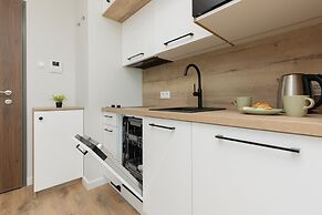 Pet-friendly Kasprzaka Studio by Renters