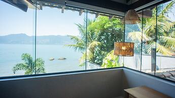 Casa Pé na Areia em frente à Ilhabela