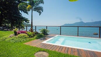 Casa Pé na Areia em frente à Ilhabela