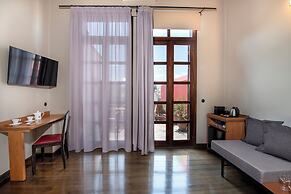 Mosaic Venetian Harbour Suites