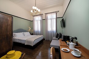 Mosaic Venetian Harbour Suites