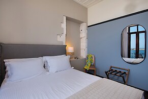 Mosaic Venetian Harbour Suites