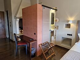 Mosaic Venetian Harbour Suites