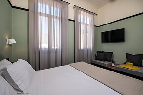 Mosaic Venetian Harbour Suites