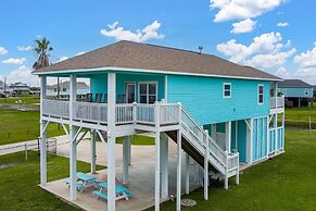 King Crab 3 Bedroom Home by RedAwning