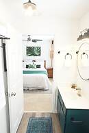 Emerald Hideaway 2 Bedroom Condo by RedAwning