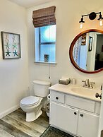 Emerald Hideaway 2 Bedroom Condo by RedAwning