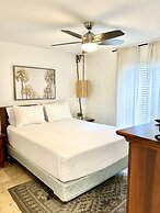 Emerald Hideaway 2 Bedroom Condo by RedAwning