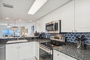 Recently renovated 2 bedroom/2 bath on 7th floor! by RedAwning