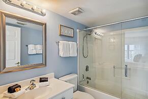 Recently renovated 2 bedroom/2 bath on 7th floor! by RedAwning