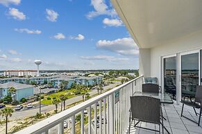 Recently renovated 2 bedroom/2 bath on 7th floor! by RedAwning