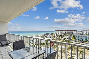 Recently renovated 2 bedroom/2 bath on 7th floor! by RedAwning