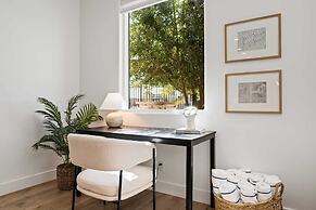 Sun-kissed At Desert Color 5 Bedroom Townhouse