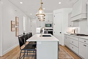 Sun-kissed At Desert Color 5 Bedroom Townhouse