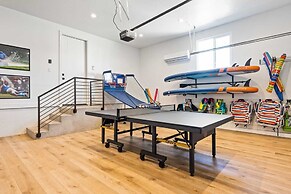 Sun-kissed At Desert Color 5 Bedroom Townhouse