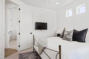 Sun-kissed At Desert Color 5 Bedroom Townhouse