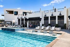 Sun-kissed At Desert Color 5 Bedroom Townhouse