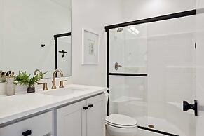 Sun-kissed At Desert Color 5 Bedroom Townhouse