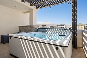 Sun-kissed At Desert Color 5 Bedroom Townhouse