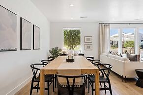 Sun-kissed At Desert Color 5 Bedroom Townhouse