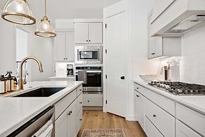 Sun-kissed At Desert Color 5 Bedroom Townhouse