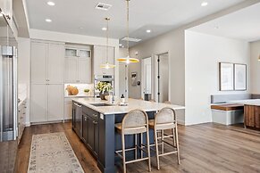 A Bit Of Paradise 7 Bedroom Townhouse