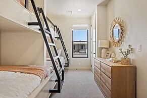 A Bit Of Paradise 7 Bedroom Townhouse