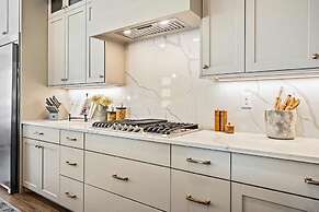 A Bit Of Paradise 7 Bedroom Townhouse