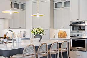 A Bit Of Paradise 7 Bedroom Townhouse