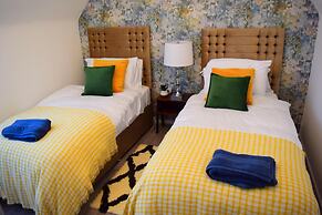 Charming 4-bed Cottage in Hayling Island - Hot Tub