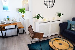 Charming 4-bed Cottage in Hayling Island - Hot Tub