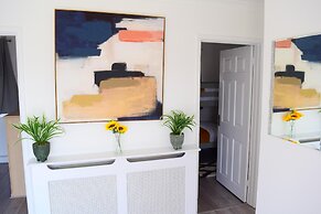 Charming 4-bed Cottage in Hayling Island - Hot Tub