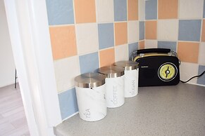 Charming 4-bed Cottage in Hayling Island - Hot Tub