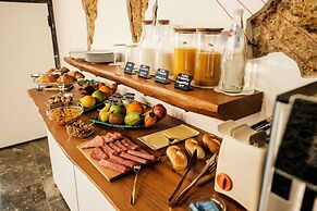 Ambrosia-Timeless Hosting