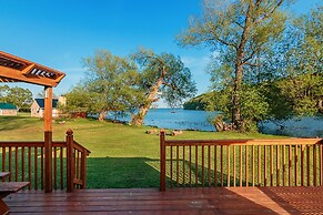 Black River Cottages