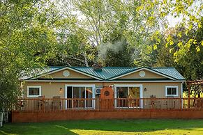 Black River Cottages