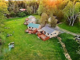 Black River Cottages