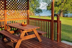 Black River Cottages