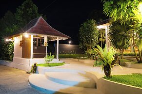 Nirvana Hotel Resort Tetebatu
